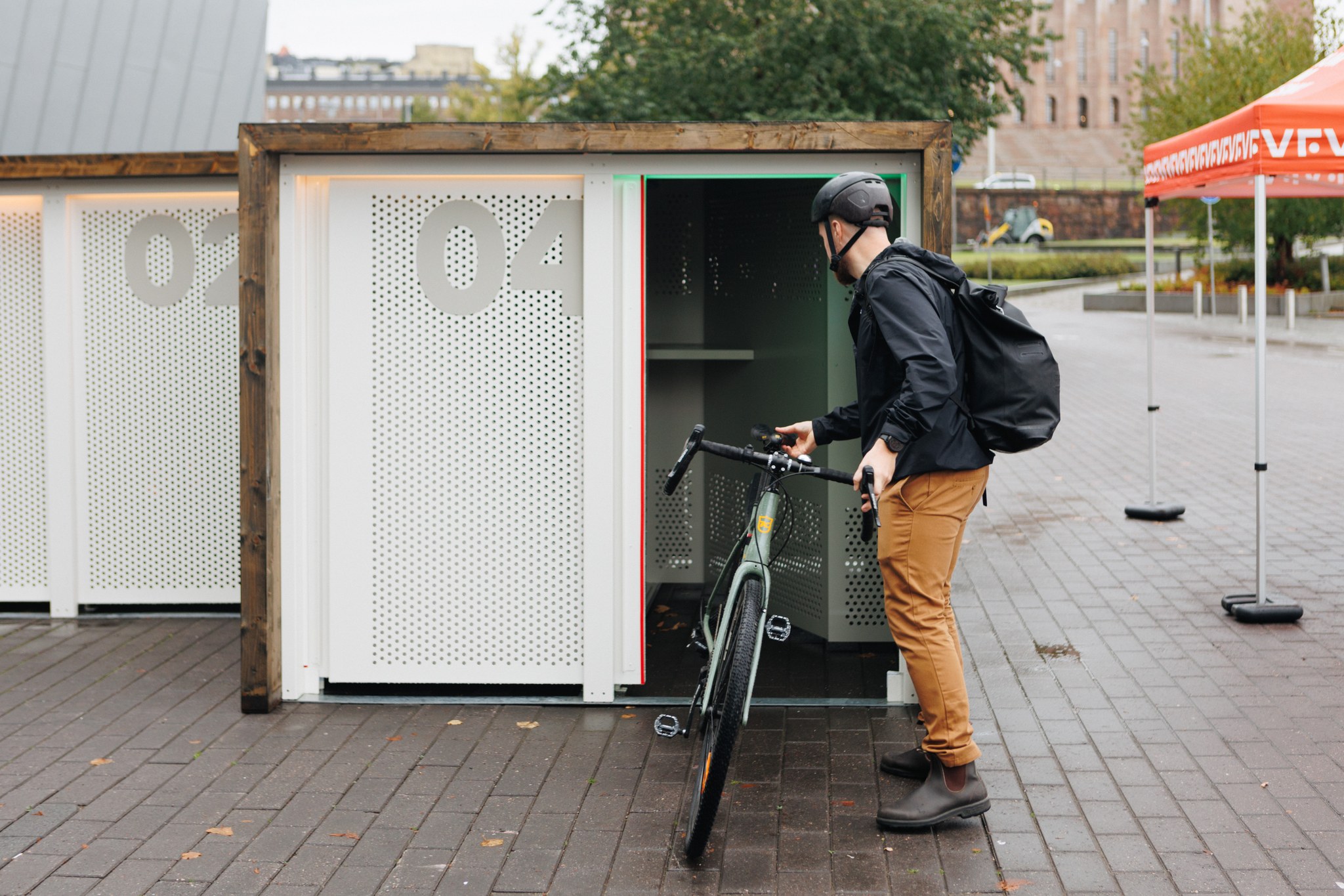 Plasseffektivt og trygt: Parkerer du sykkelen med Bikeloop
trenger du ikke å bekymre deg for tyveri og hærverk.
