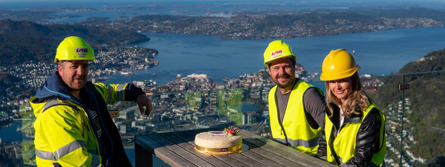 LAB og Telia på toppen av Ulriken