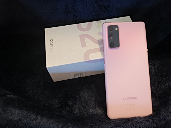 Samsung Galaxy S20 FE Rosa.jpg