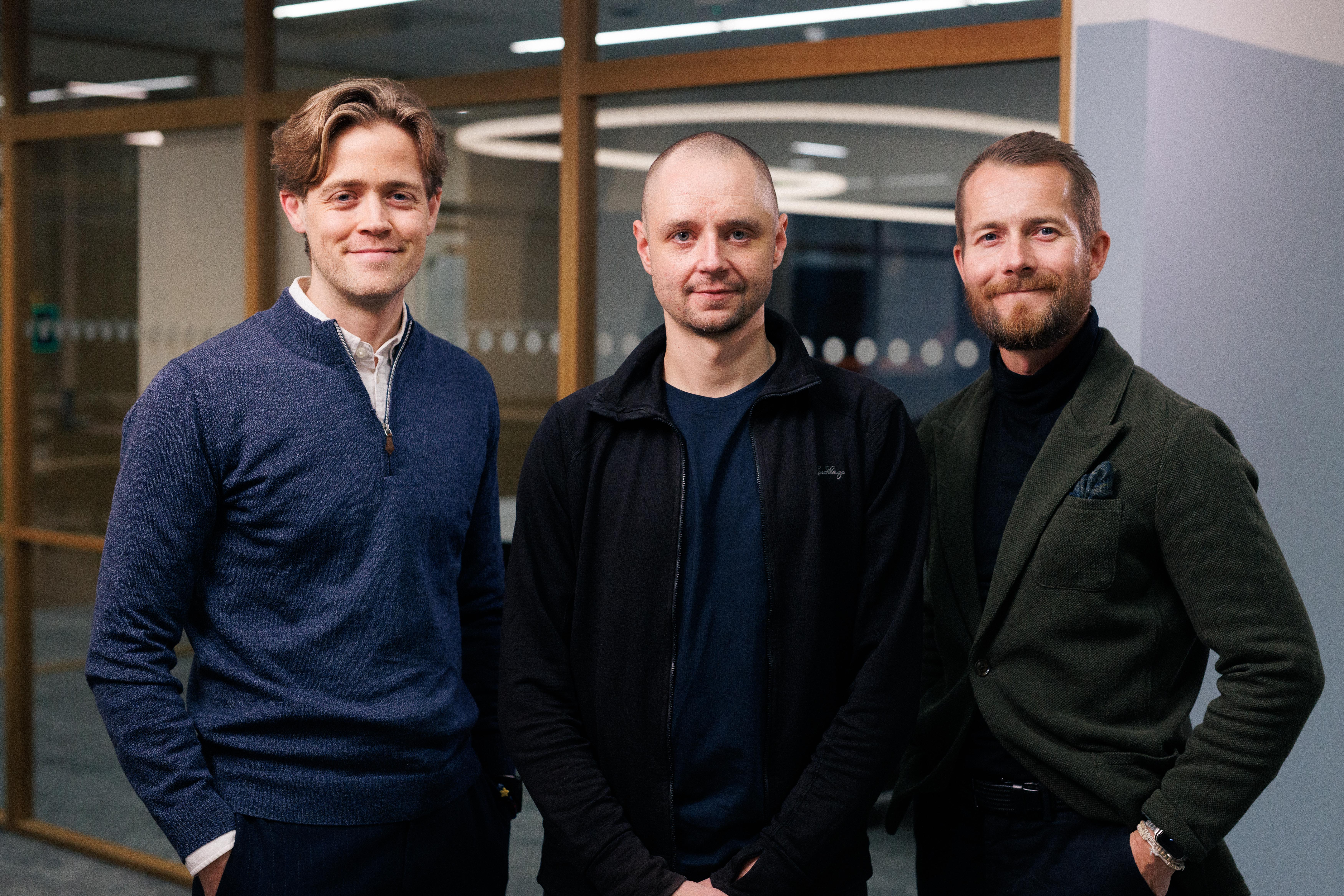 Bilde av gründerne bak BikeLoop sammen med mentor i Telia