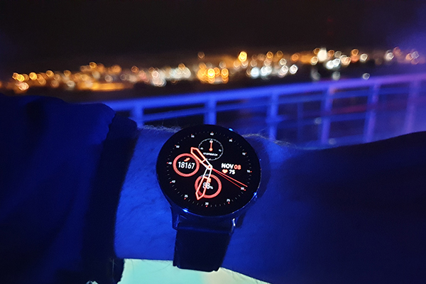 Samsung Galaxy Watch Active 2 nattlys.jpg