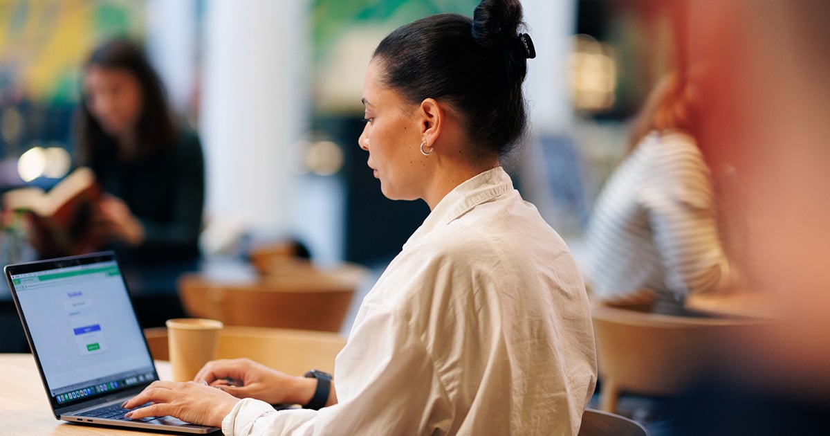 Bli med sikkerhetssjefen på wifi-sniffing: – De fleste aner ikke hvilken risiko de utsetter seg for!