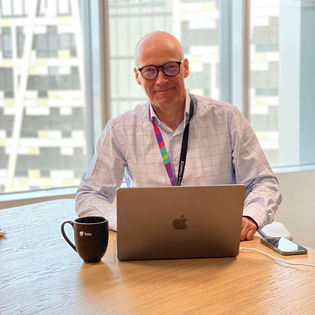Pr Øyvind Kværner Hansen i Telia smiler mot kamera