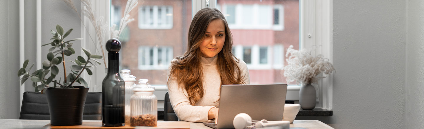 Bakgrunnsbilde for 3 typiske nettsvindler som er i vinden akkurat nå