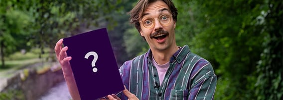 Youtuber Christopher Robin Omdahl holder en mystisk pauseboks